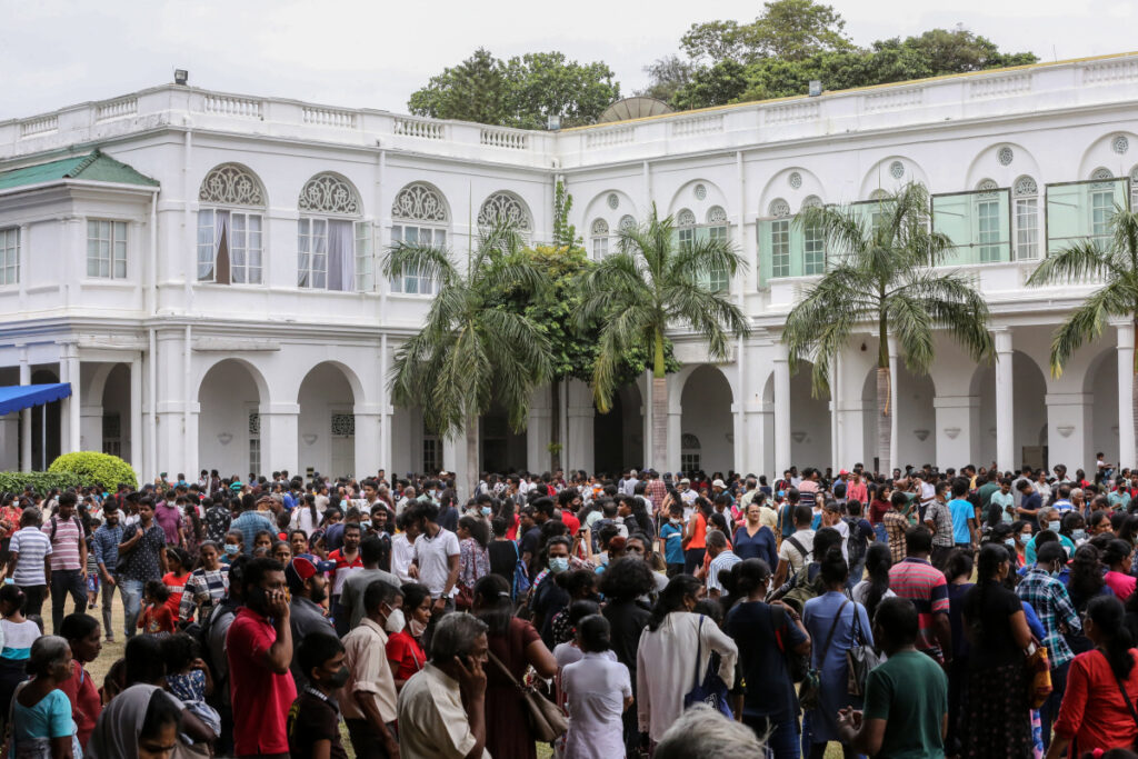 Sri Lanka Devlet Başkanı Rajapaksa’nın kardeşinin ülkeden ayrılması engellendi