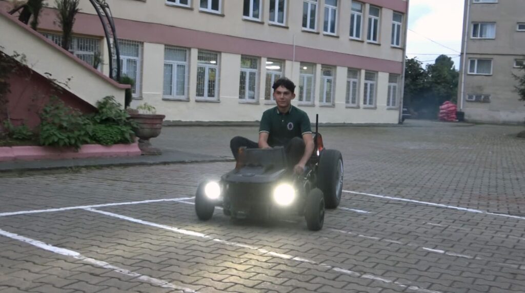 Tirebolu’da bir başarı hikayesi: Hurdaya ayrılan parçalardan araba yaptı