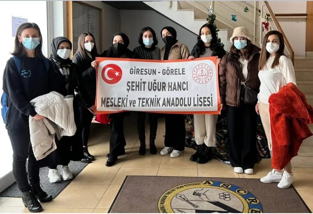 Görele’de bir grup öğrenci Portekiz’de staj eğitimine başladı